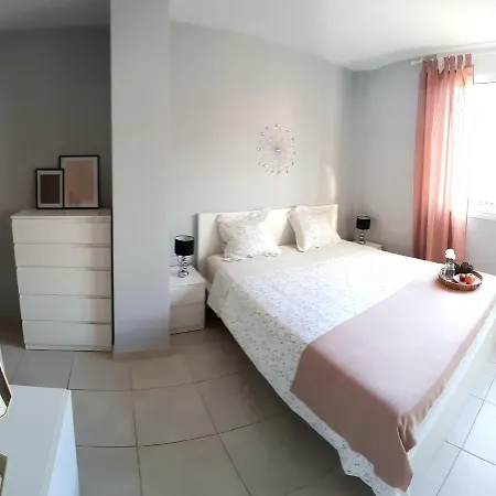 Cozy In The Heart Of Cruz *