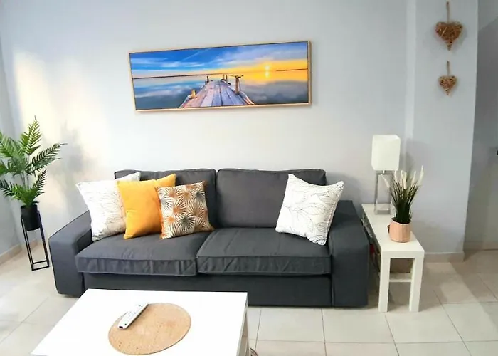 Cozy In The Heart Of Cruz